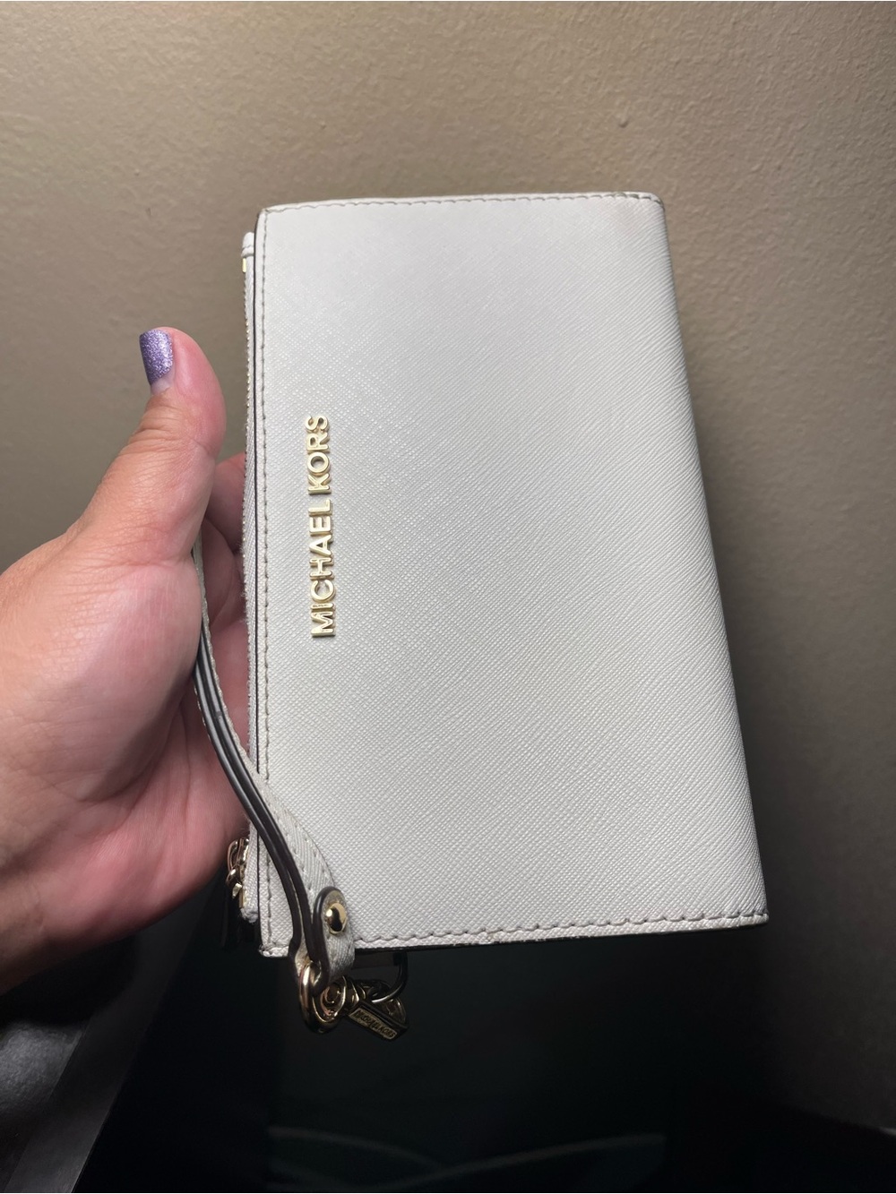 Michael Kors White Saffiano Leather Wristlet Clutch with Gold Hardware EUC - Picture 13 of 15